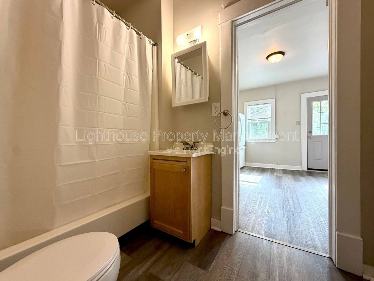 Apartment for rent at 1242 Davis Ave NW, Grand Rapids, MI 49504