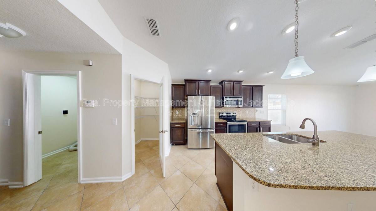 House for rent at 630 Glendale Lane, Orange Park, FL 32065