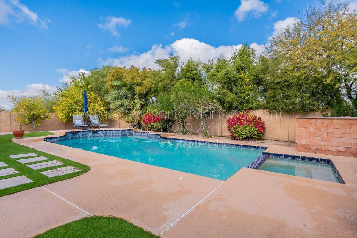 House for rent at 9910 E Sutton Dr, Scottsdale, AZ 85260