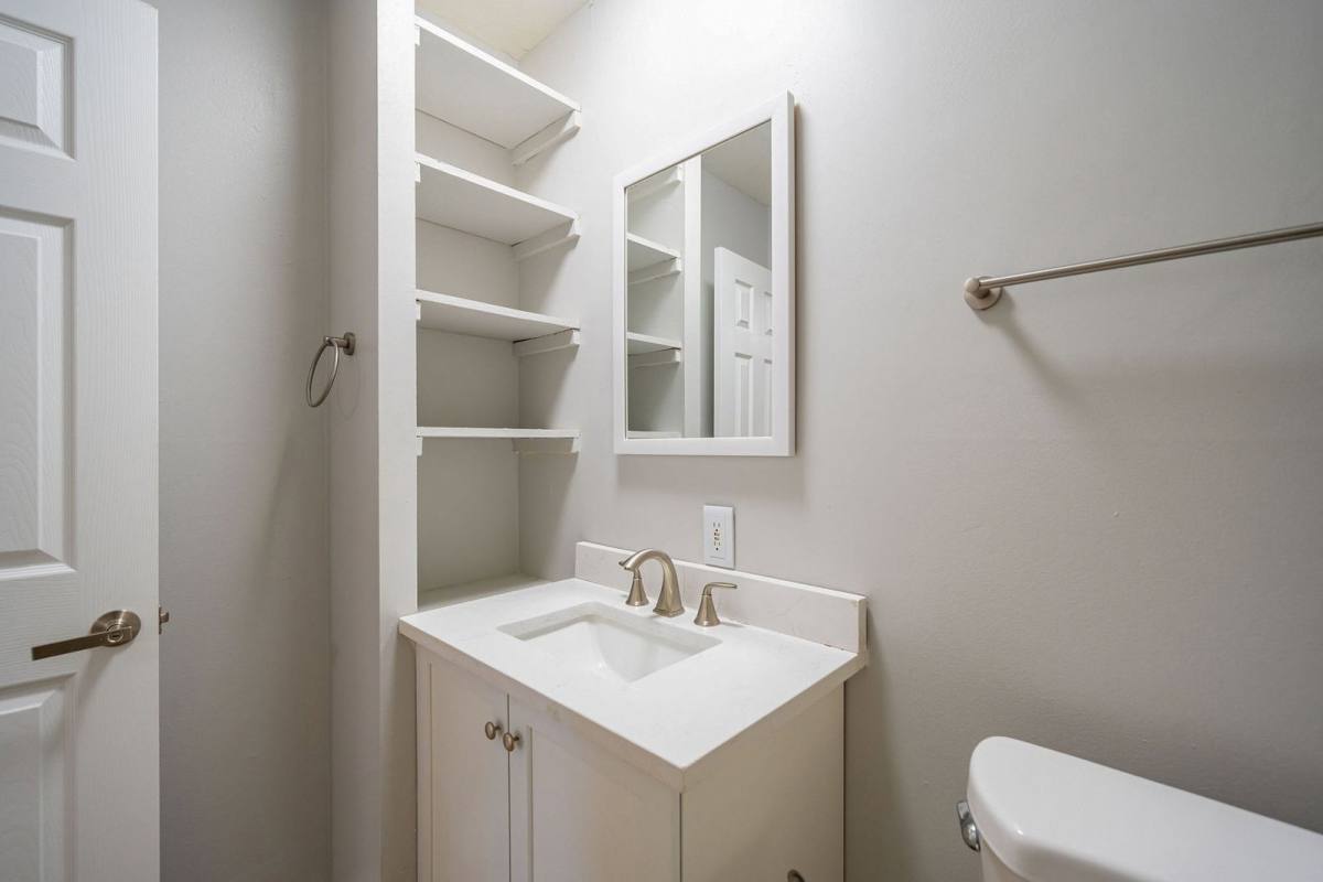 Apartment for rent at 651 Riverview Dr #1, Columbus, OH 43202