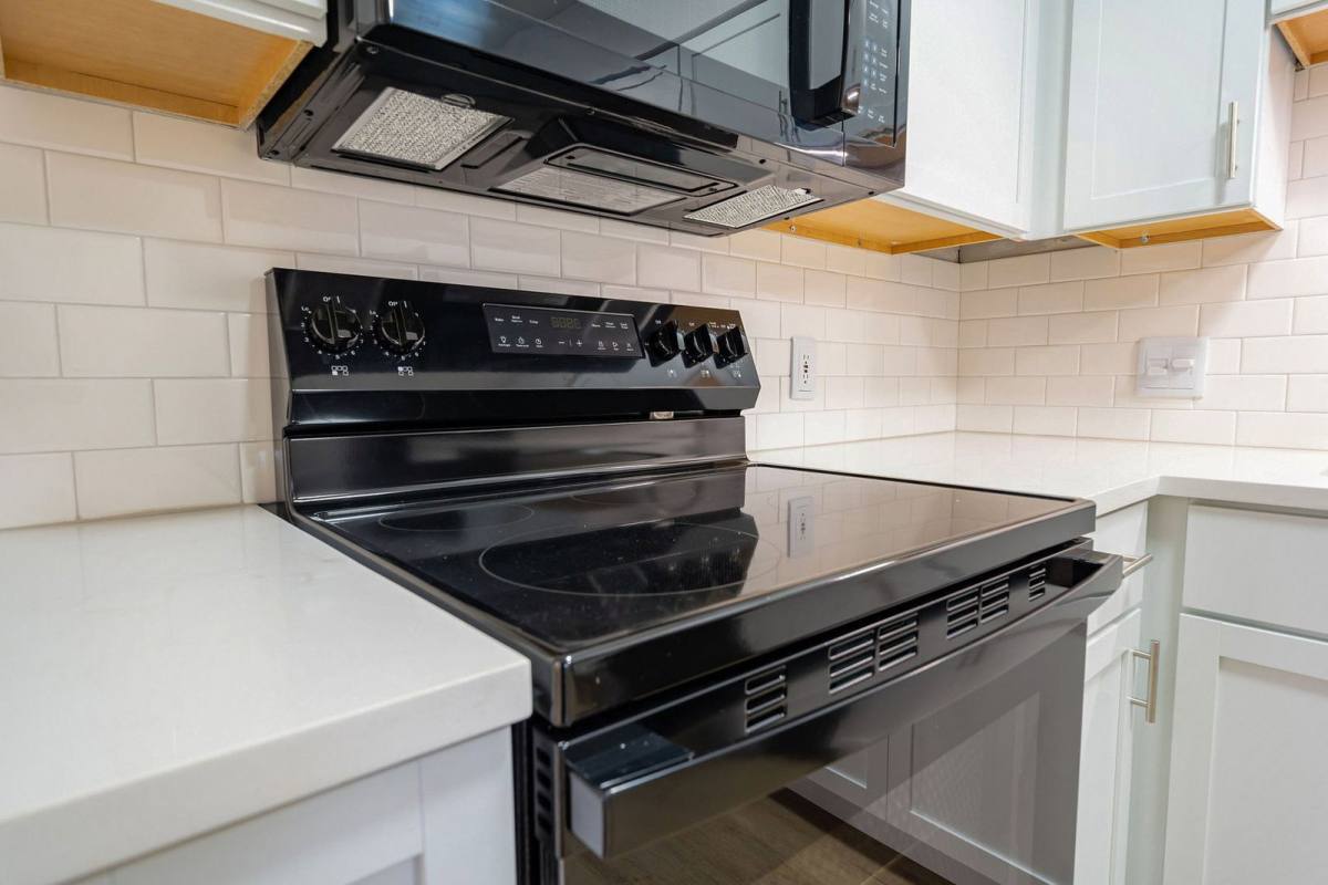 Apartment for rent at 651 Riverview Dr #1, Columbus, OH 43202