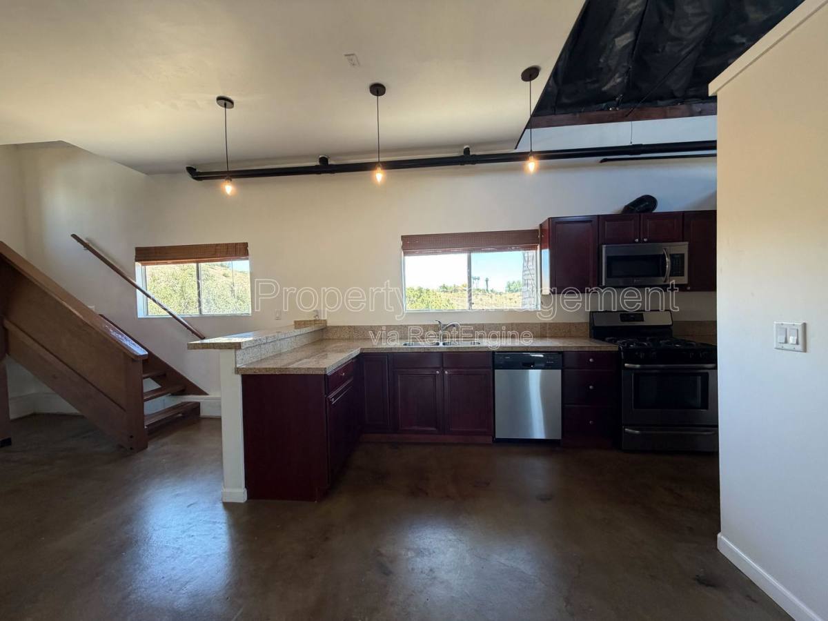 Townhouse for rent at 38101 Via Lobato, Temecula, CA 92592