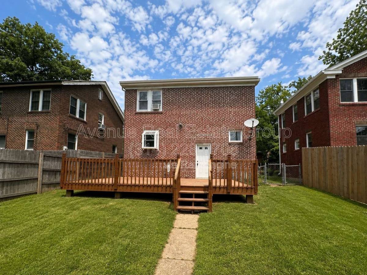 House for rent at 6770 Chamberlain Ave, Saint Louis, MO 63130