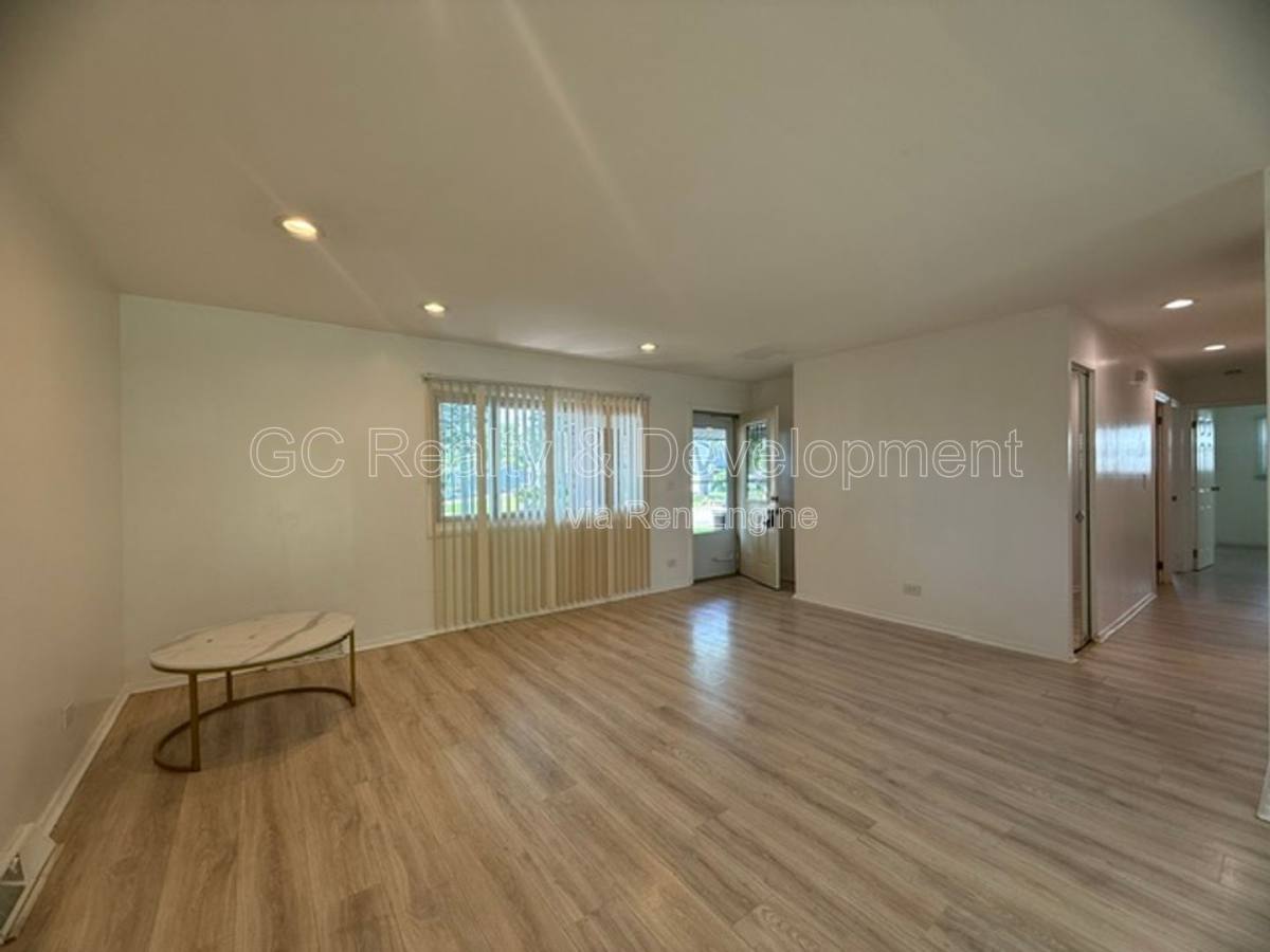 House for rent at 14949 Highland Ave, Orland Park, IL 60462
