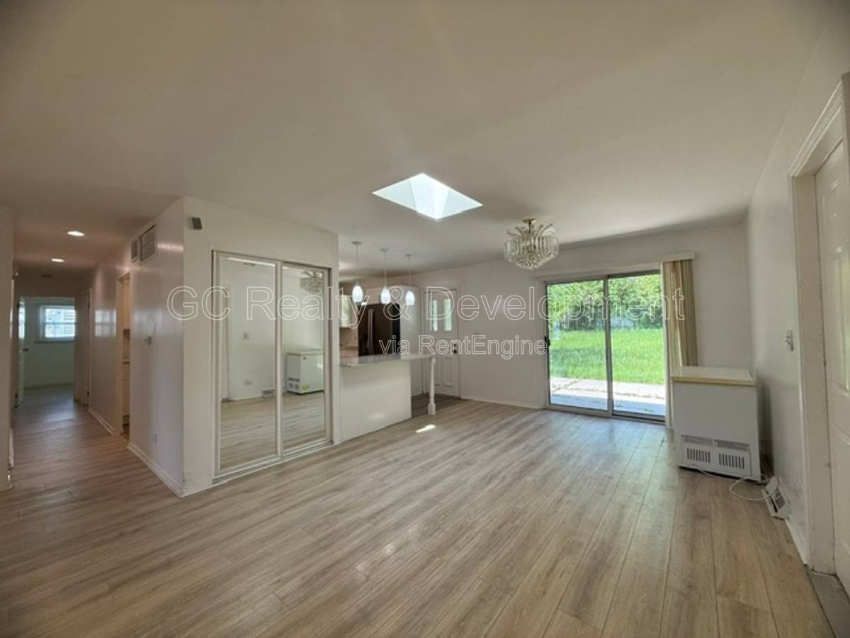 House for rent at 14949 Highland Ave, Orland Park, IL 60462