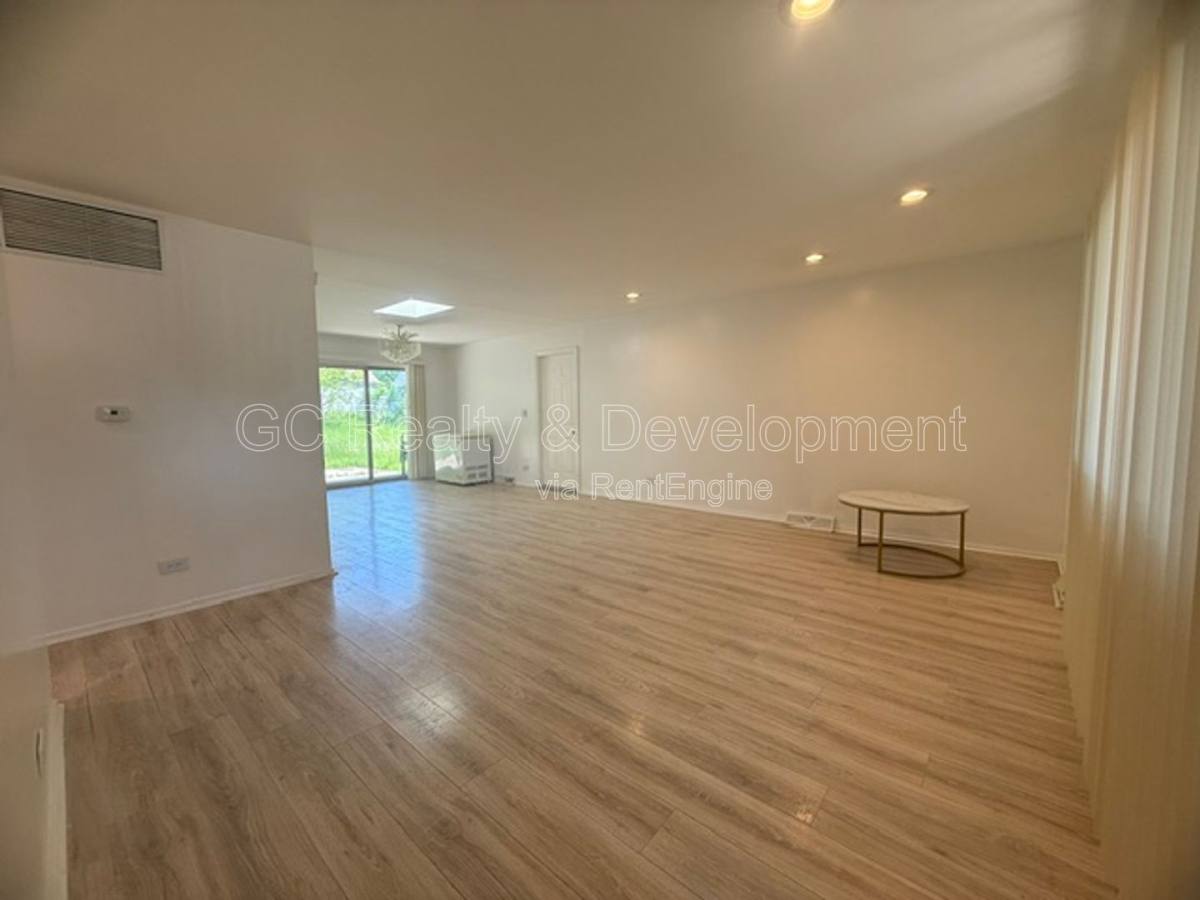 House for rent at 14949 Highland Ave, Orland Park, IL 60462