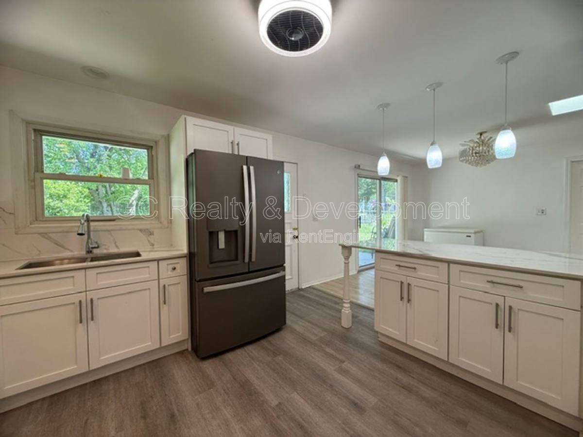 House for rent at 14949 Highland Ave, Orland Park, IL 60462