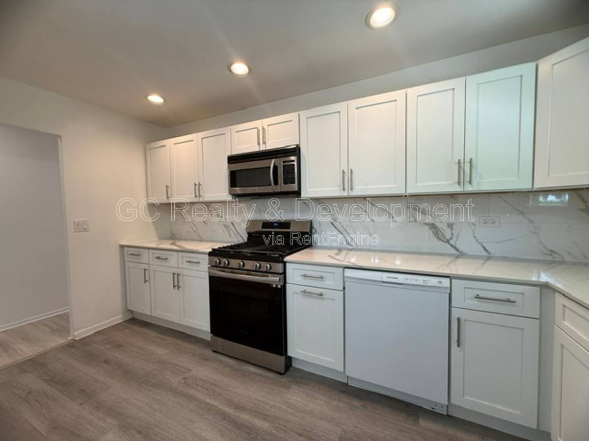 House for rent at 14949 Highland Ave, Orland Park, IL 60462