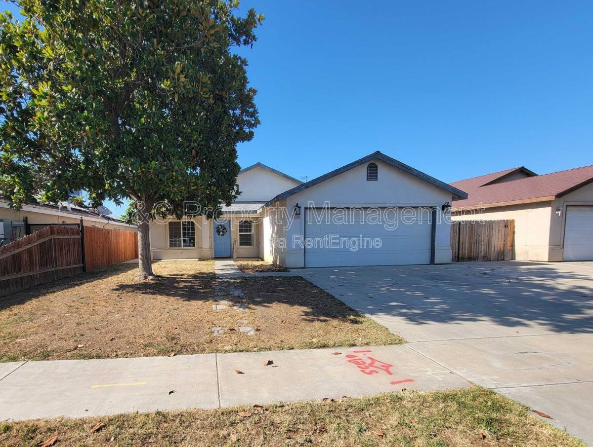 House for rent at 1516 Calaveras Court, Tulare, CA 93274