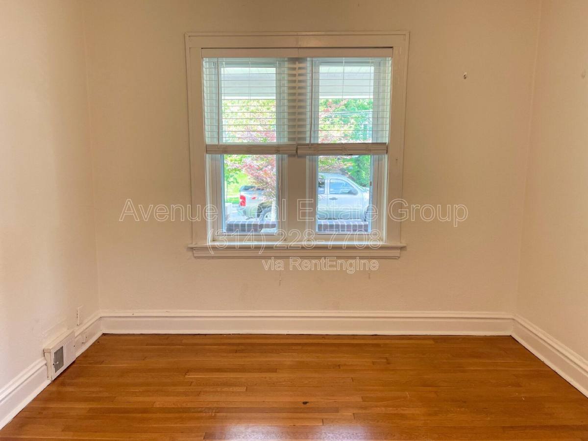 House for rent at 9006 Madge Ave, Saint Louis, MO 63144