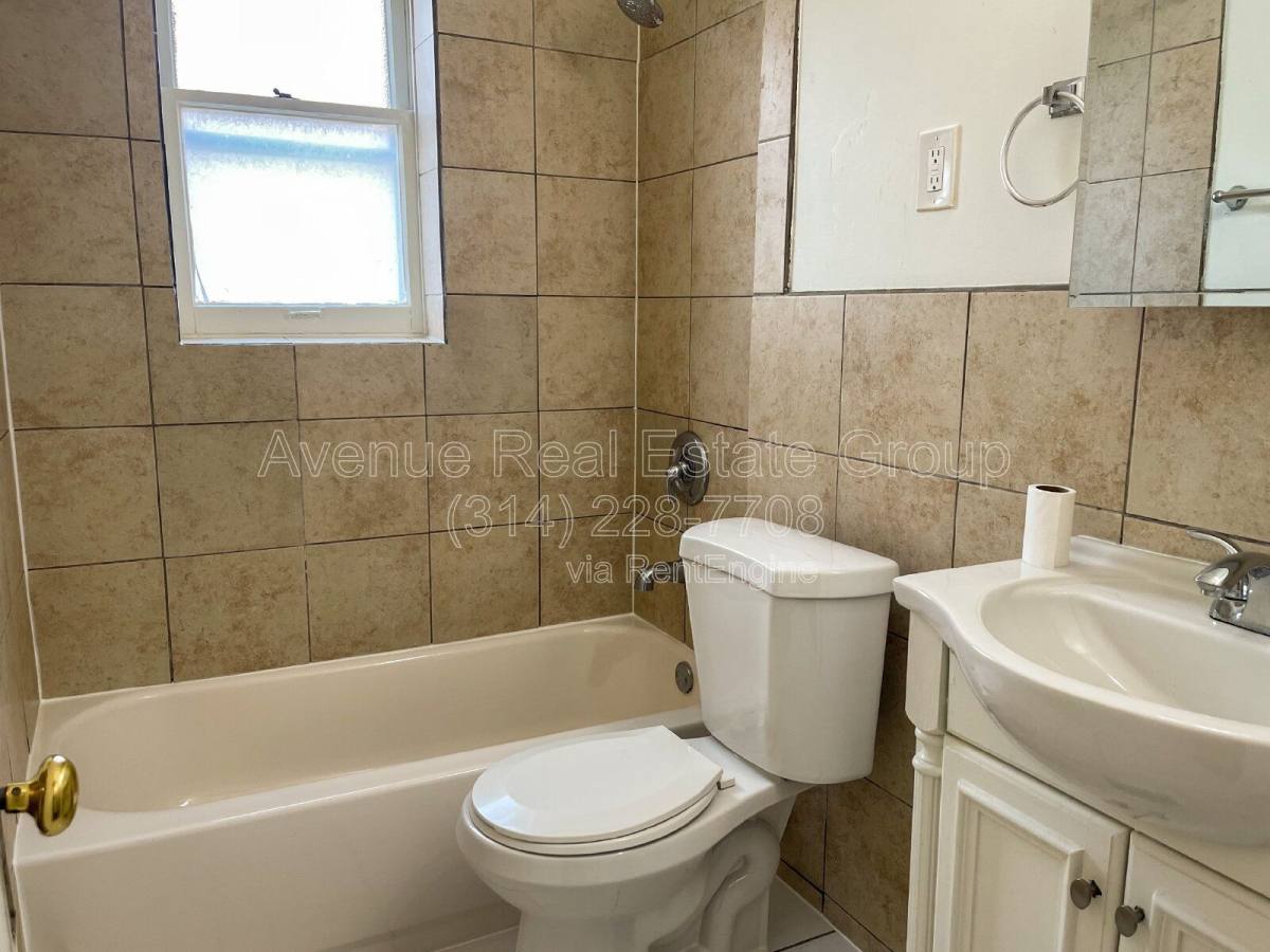 House for rent at 9006 Madge Ave, Saint Louis, MO 63144