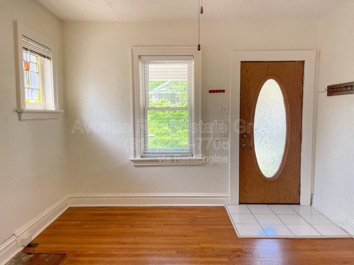 House for rent at 9006 Madge Ave, Saint Louis, MO 63144