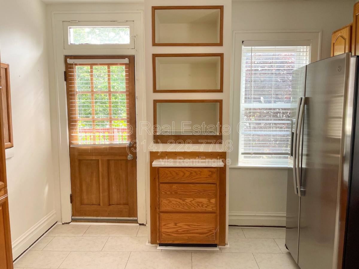 House for rent at 9006 Madge Ave, Saint Louis, MO 63144