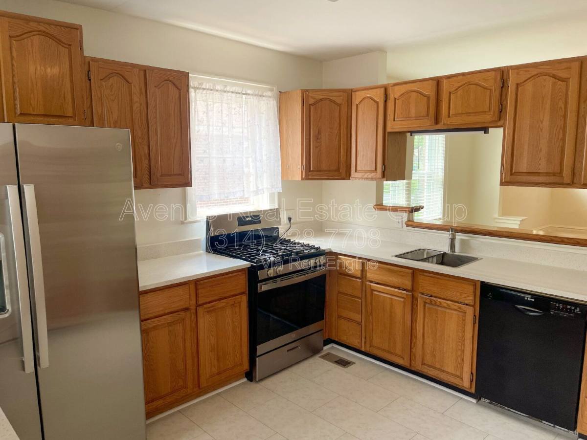 House for rent at 9006 Madge Ave, Saint Louis, MO 63144