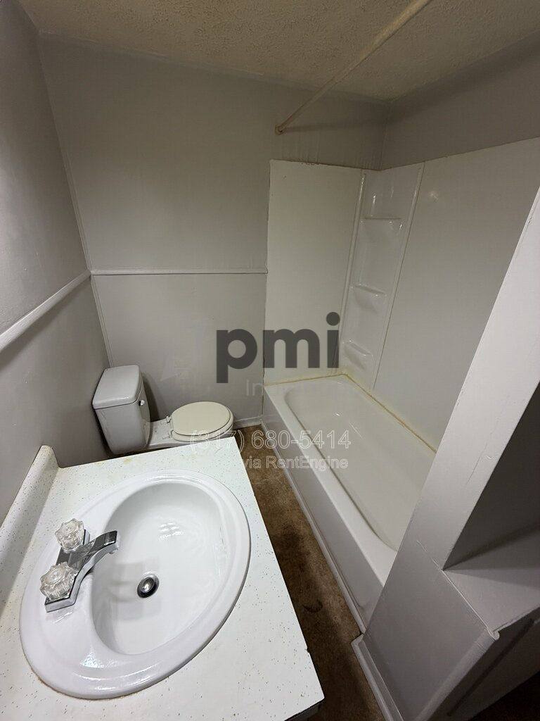 Apartment for rent at 1311 E 11th St #4, Muncie, IN 47302