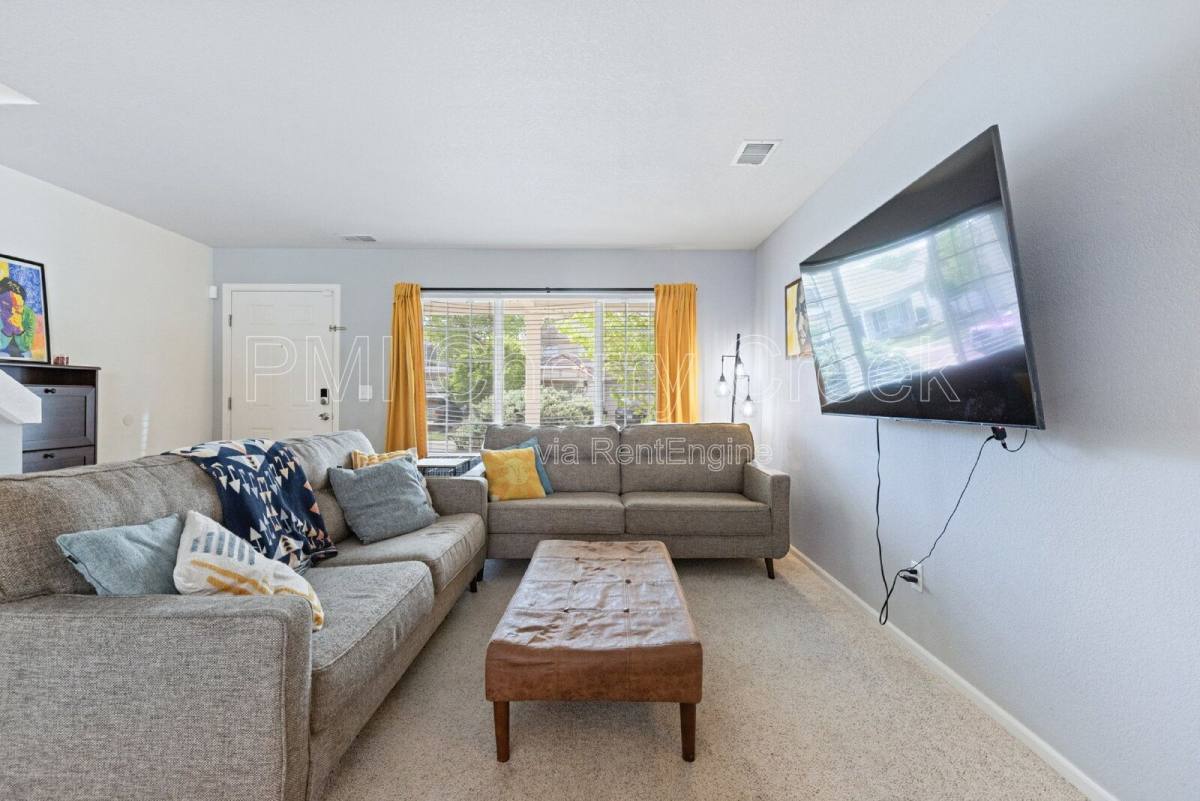House for rent at 19519 E 50th Dr, Denver, CO 80249