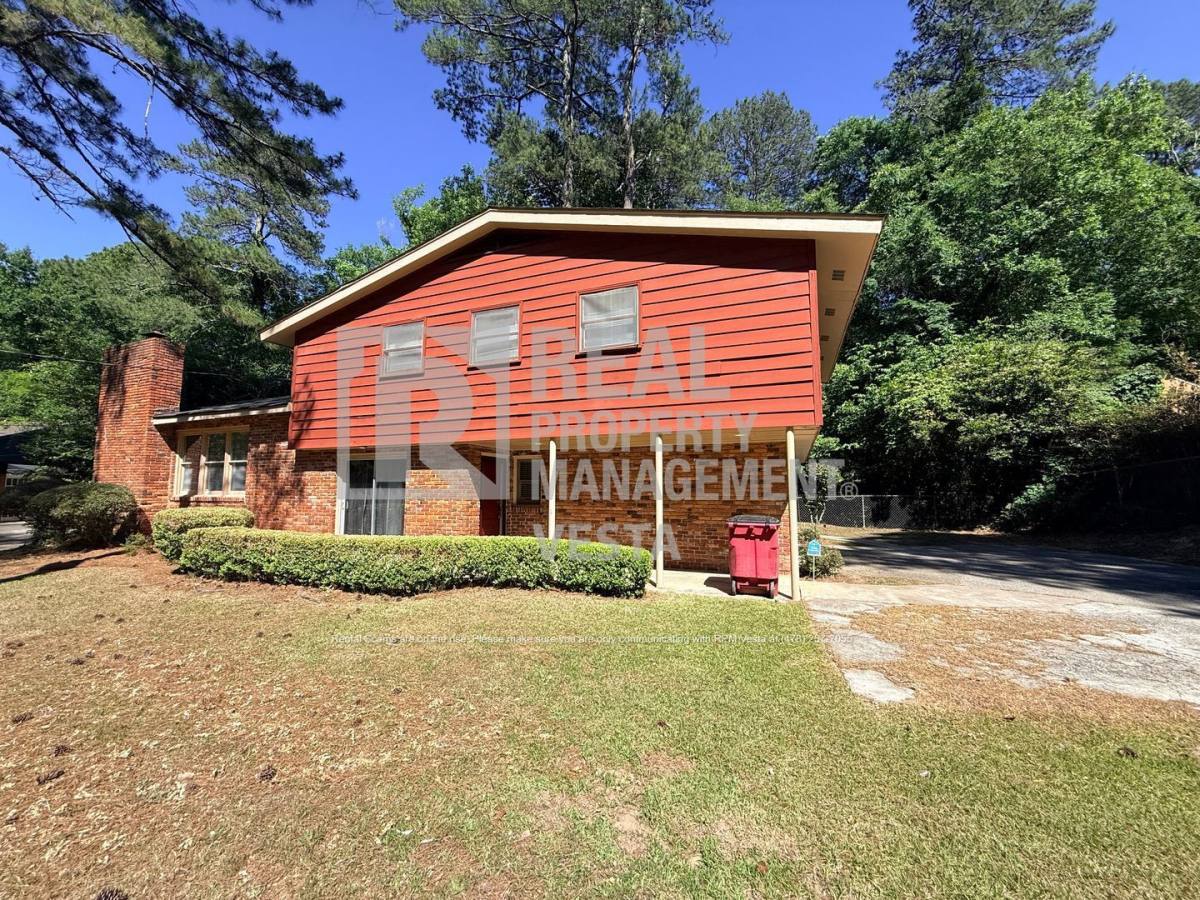 House for rent at 1933 Deerwood Place, Macon, GA 31211