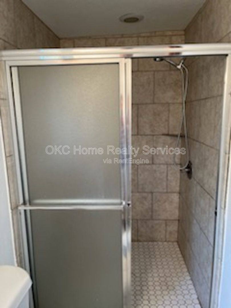 Apartment for rent at 1304 NW 10th St #B, Oklahoma City, OK 73106