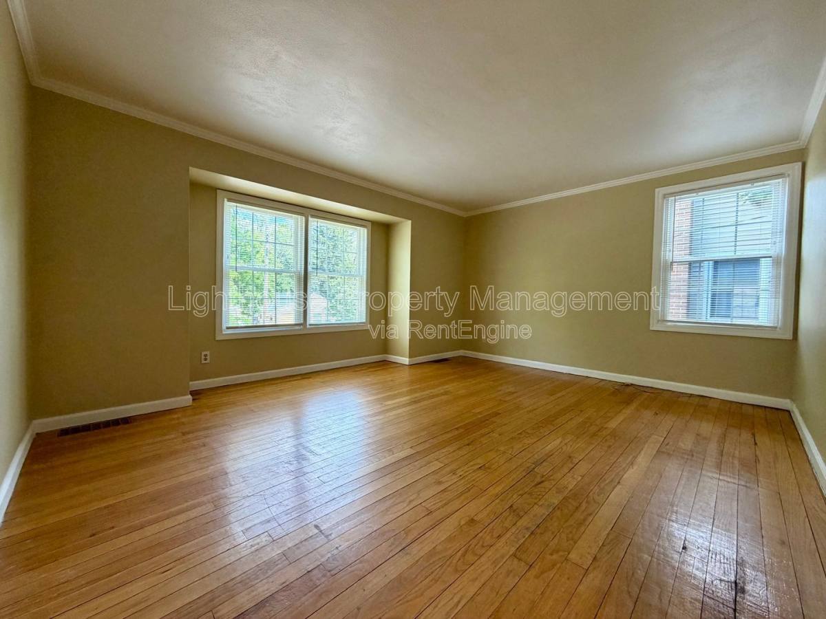 Apartment for rent at 1447 Giddings Ave SE #2, Grand Rapids, MI 49507