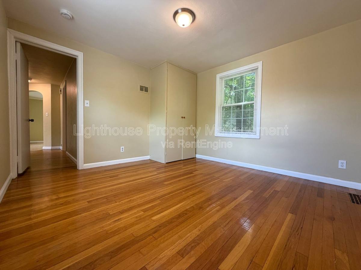Apartment for rent at 1447 Giddings Ave SE #2, Grand Rapids, MI 49507
