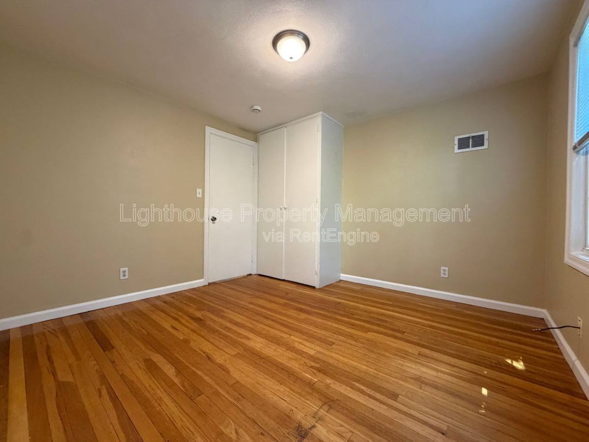 Apartment for rent at 1447 Giddings Ave SE #2, Grand Rapids, MI 49507