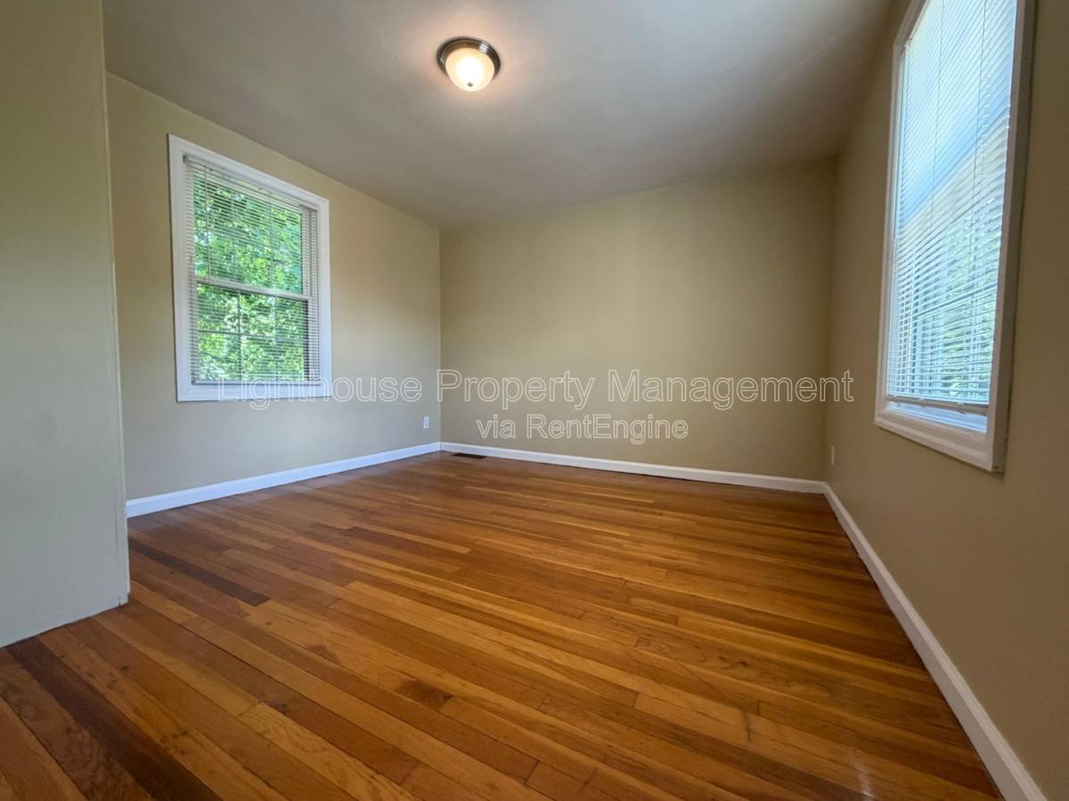 Apartment for rent at 1447 Giddings Ave SE #2, Grand Rapids, MI 49507