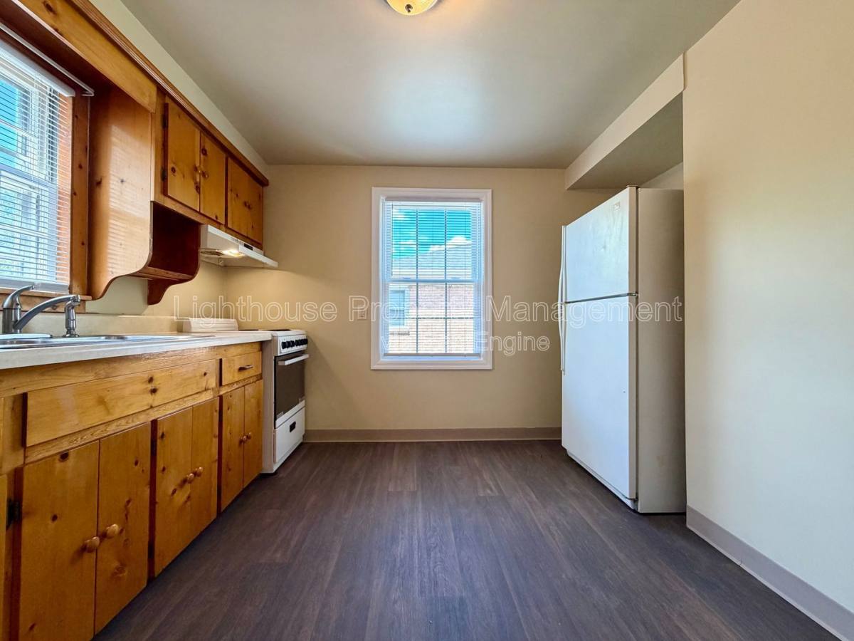 Apartment for rent at 1447 Giddings Ave SE #2, Grand Rapids, MI 49507