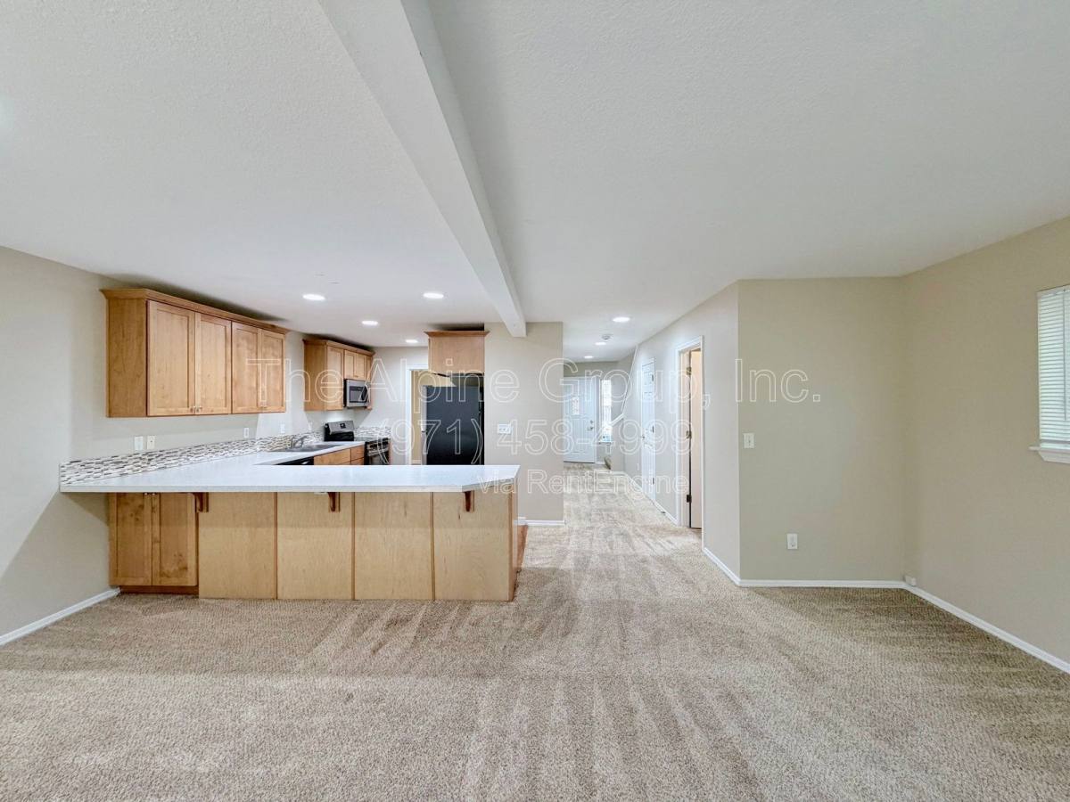 Townhouse for rent at 3986 SW Pinewood Way, Beaverton, OR 97078