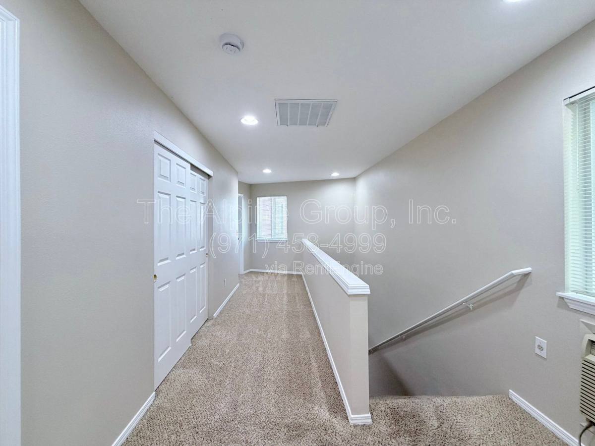 Townhouse for rent at 3986 SW Pinewood Way, Beaverton, OR 97078