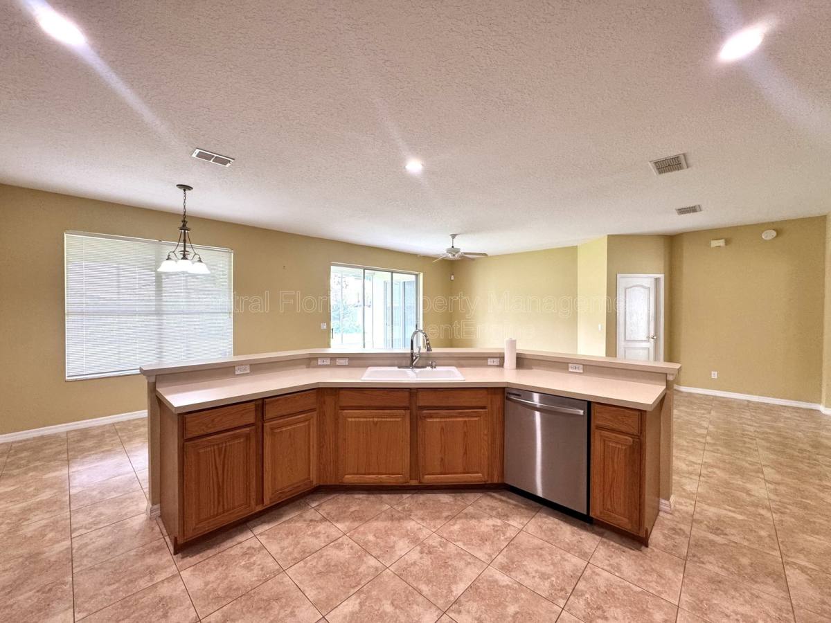 House for rent at 10118 Shortwood Lane, Orlando, FL 32836