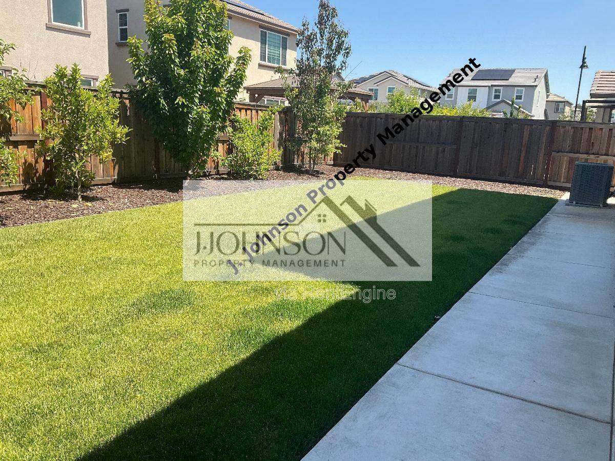 House for rent at 2717 Rabbit Hollow Dr, Lathrop, CA 95330
