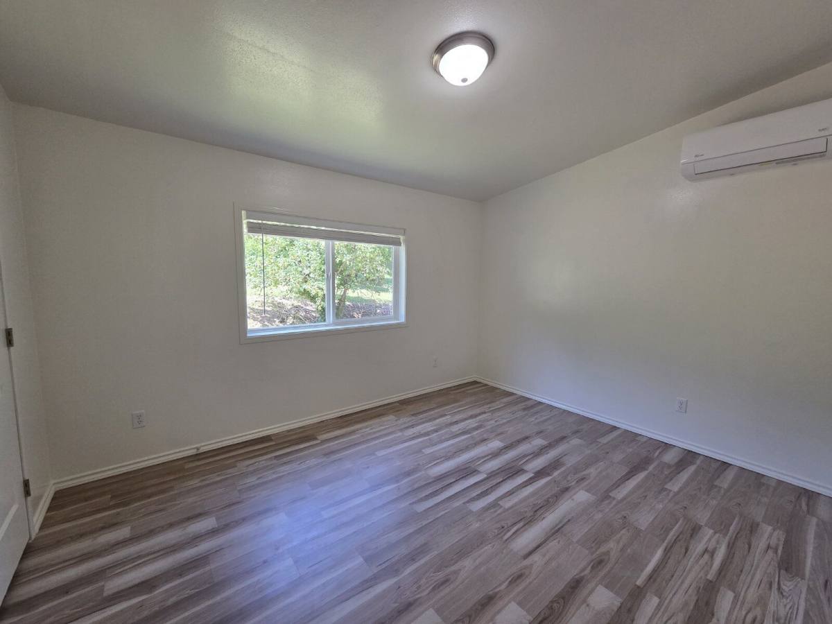 House for rent at 3950 Shoestring Rd, Riddle, OR 97469