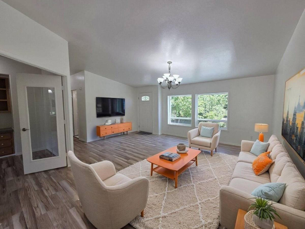 House for rent at 3950 Shoestring Rd, Riddle, OR 97469
