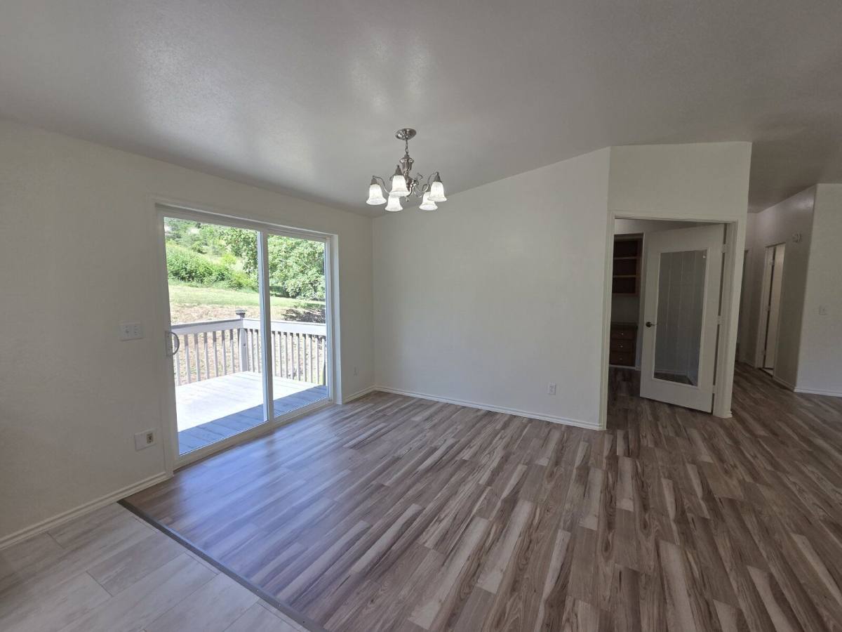 House for rent at 3950 Shoestring Rd, Riddle, OR 97469