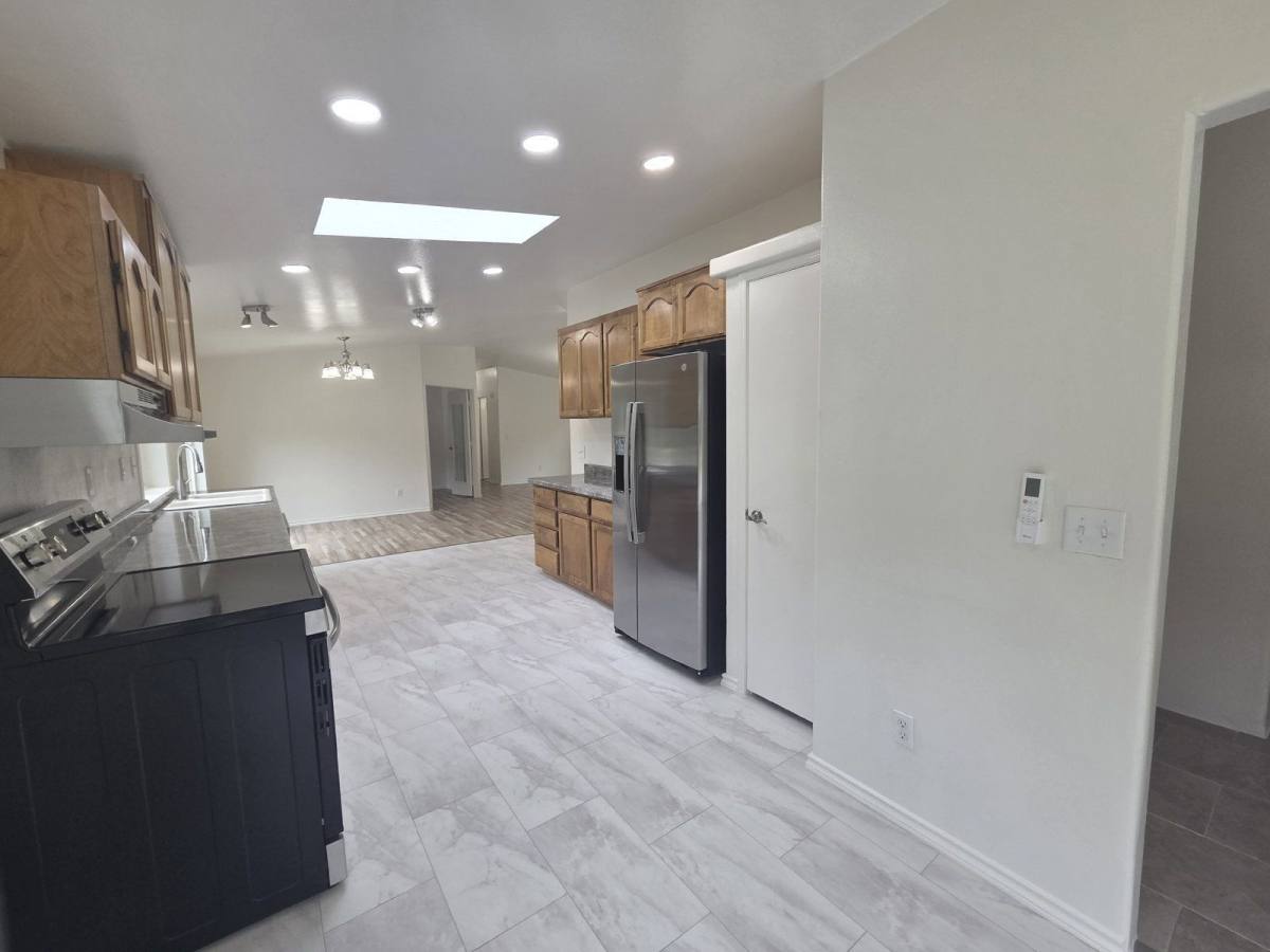 House for rent at 3950 Shoestring Rd, Riddle, OR 97469