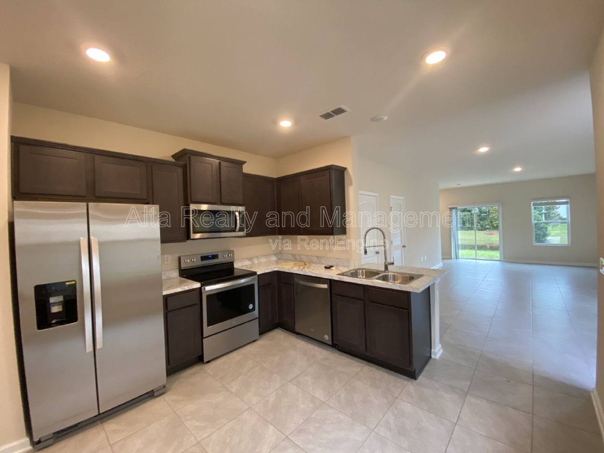 Townhouse for rent at 7759 Legacy Trail, Jacksonville, FL 32256