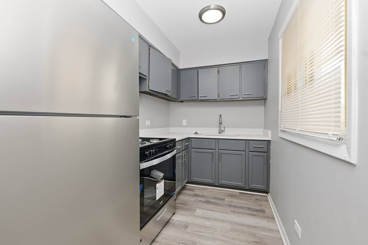 Apartment for rent at 6701 S Troy St, Chicago, IL 60652