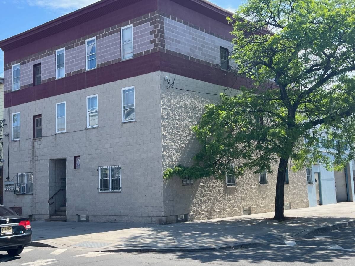 Apartment for rent at 92-94 Pacific St - 1st Floor, Newark, NJ 07105