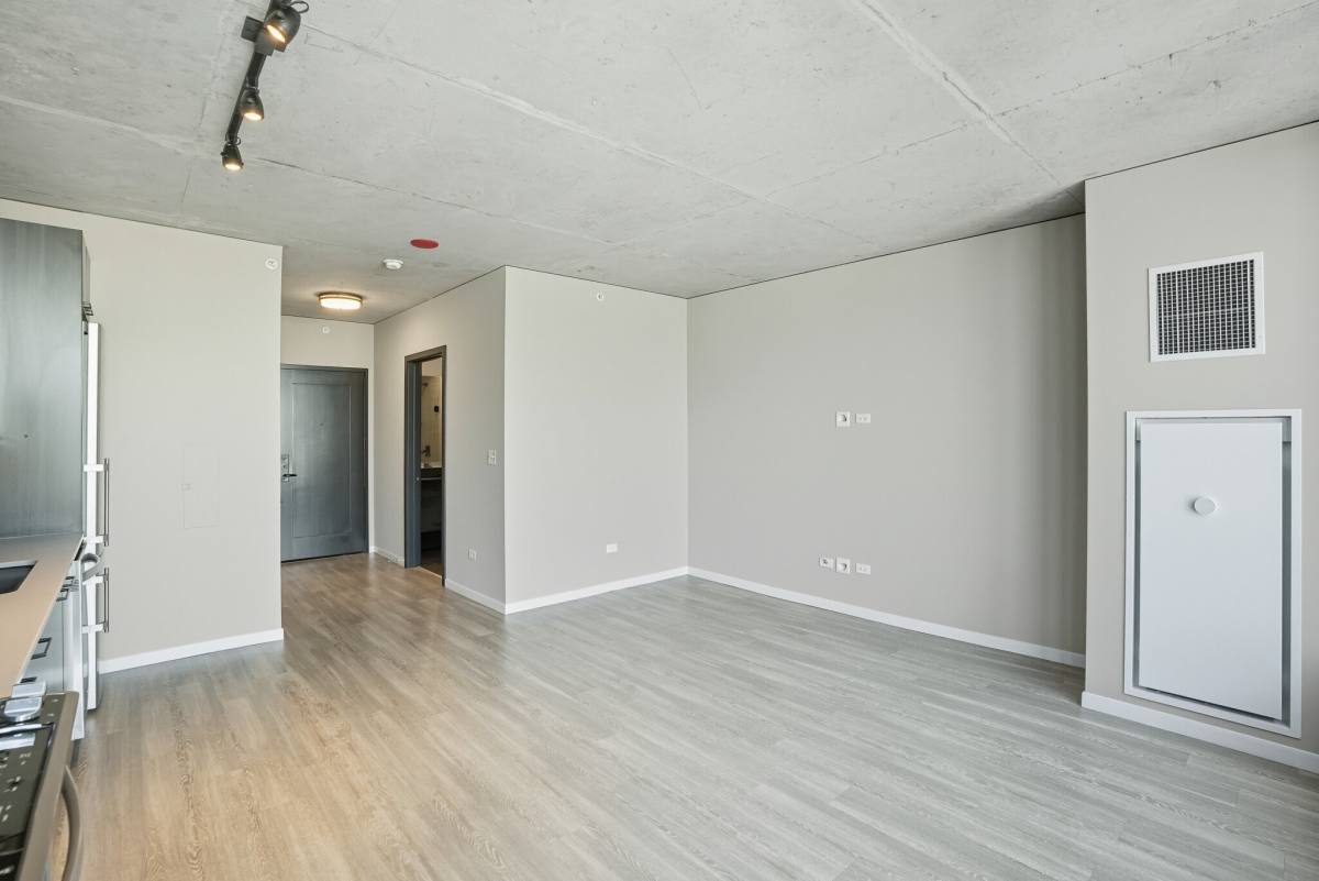 Apartment for rent at 36 N Sangamon St, Chicago, IL 60607