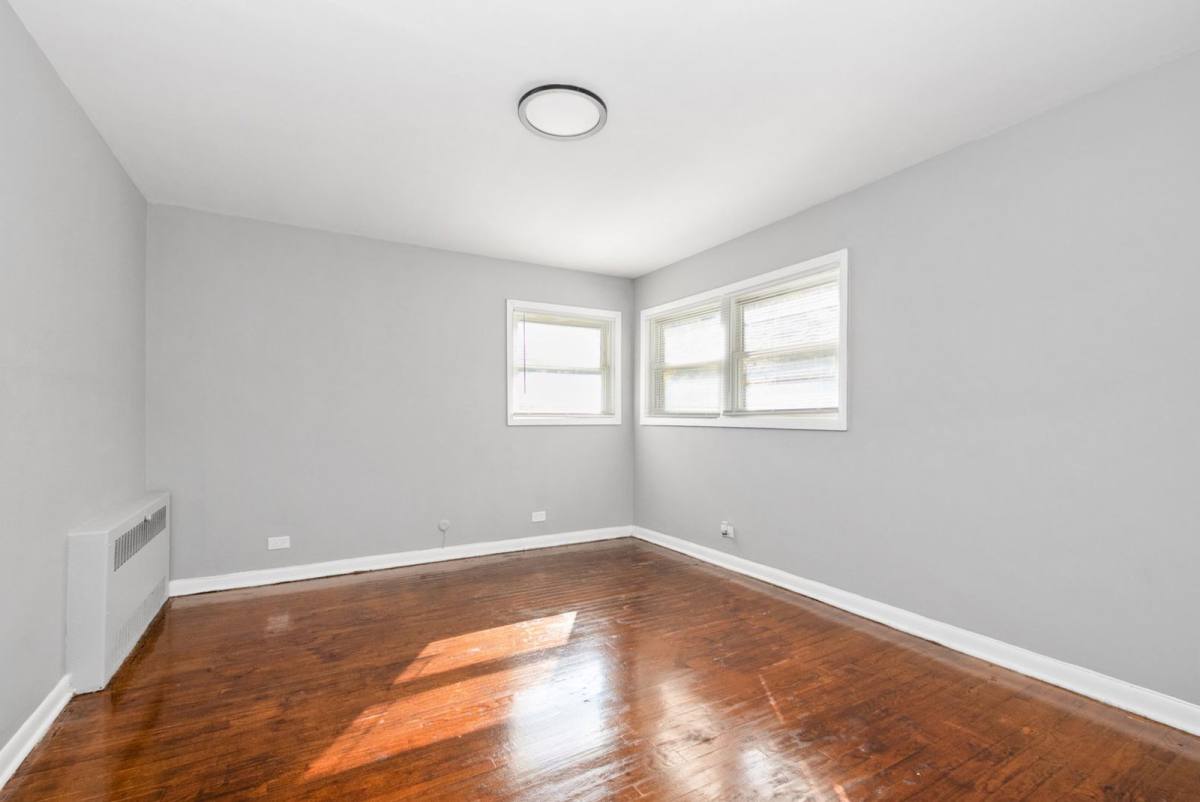 Apartment for rent at 8775 S Beverly Blvd, Chicago, IL 60620