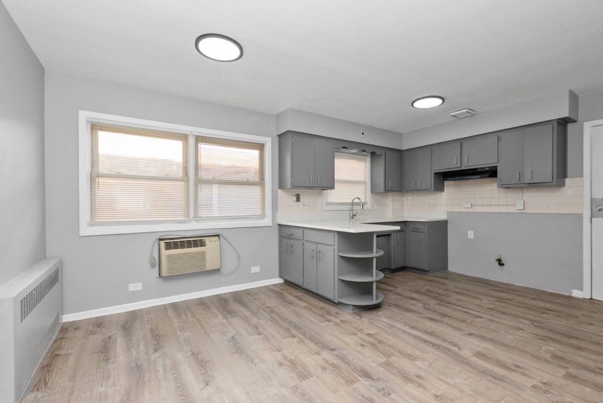 Apartment for rent at 8775 S Beverly Blvd, Chicago, IL 60620