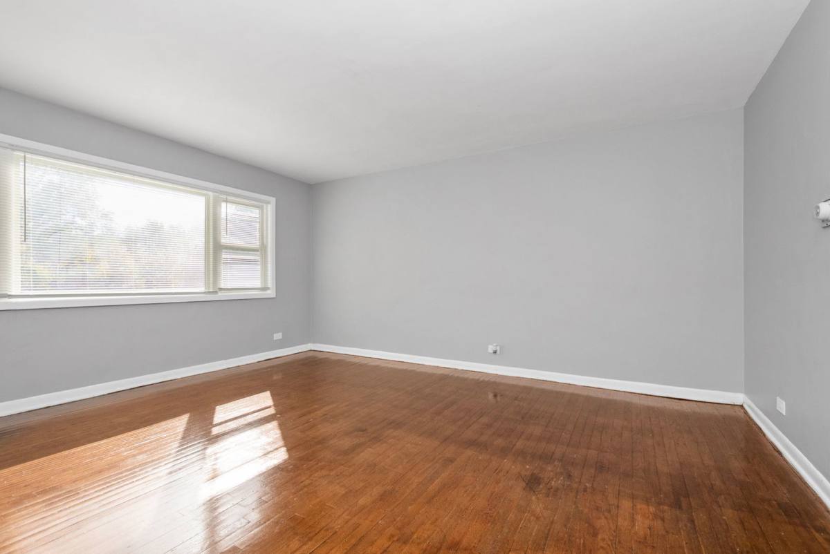 Apartment for rent at 8775 S Beverly Blvd, Chicago, IL 60620