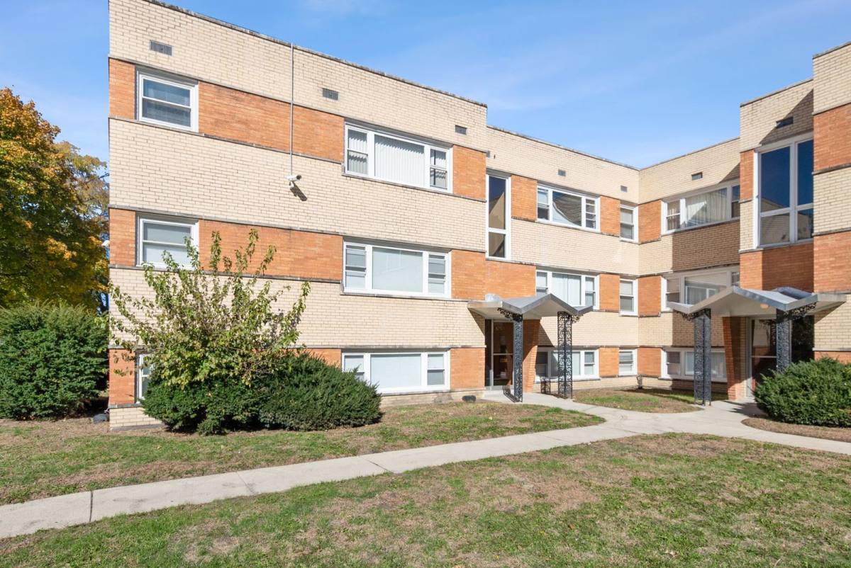Apartment for rent at 8775 S Beverly Blvd, Chicago, IL 60620