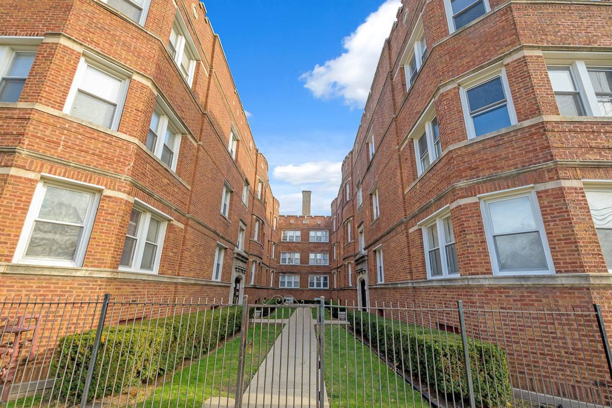 Apartment for rent at 8711 S Morgan St, Chicago, IL 60620