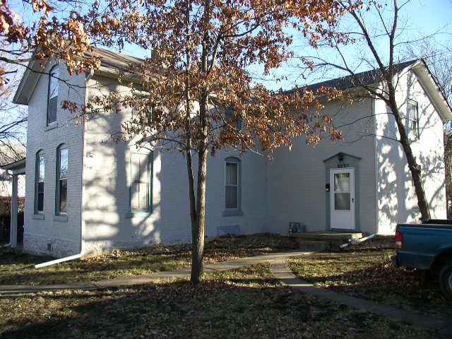 Apartment for rent at 809 W 6th St #F, Lawrence, KS 66044