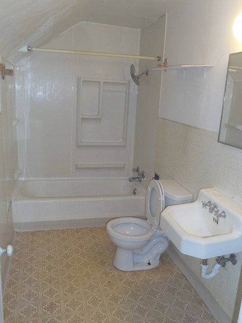 Apartment for rent at 809 W 6th St #F, Lawrence, KS 66044