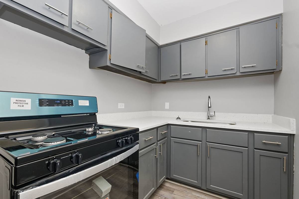 Apartment for rent at 7812 S Troy St, Chicago, IL 60652