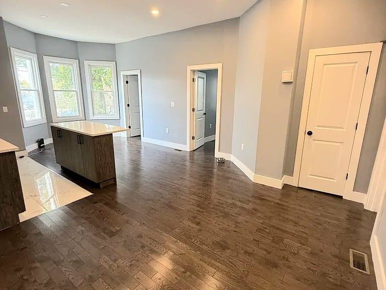 Apartment for rent at 776-780 S 19th St #1L, Newark, NJ 07103