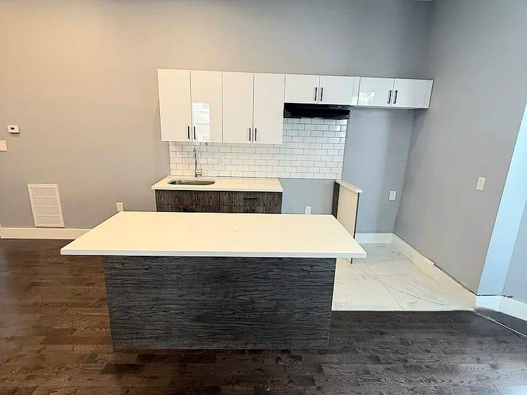 Apartment for rent at 776-780 S 19th St #1L, Newark, NJ 07103