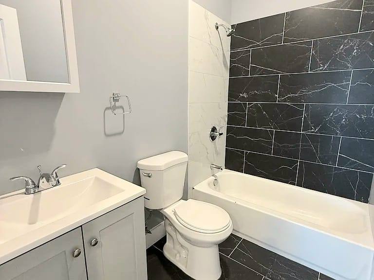 Apartment for rent at 776-780 S 19th St #1L, Newark, NJ 07103